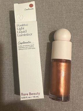 Rare Beauty Positive Light Liquid Luminizer in Captivate